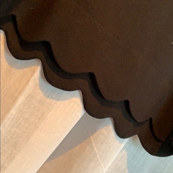 Monteau collard dress with scalloped hem - Picture 3 of 3